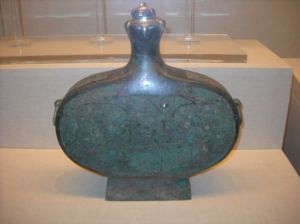 戰國青銅鎏金蟠虺紋扁壺