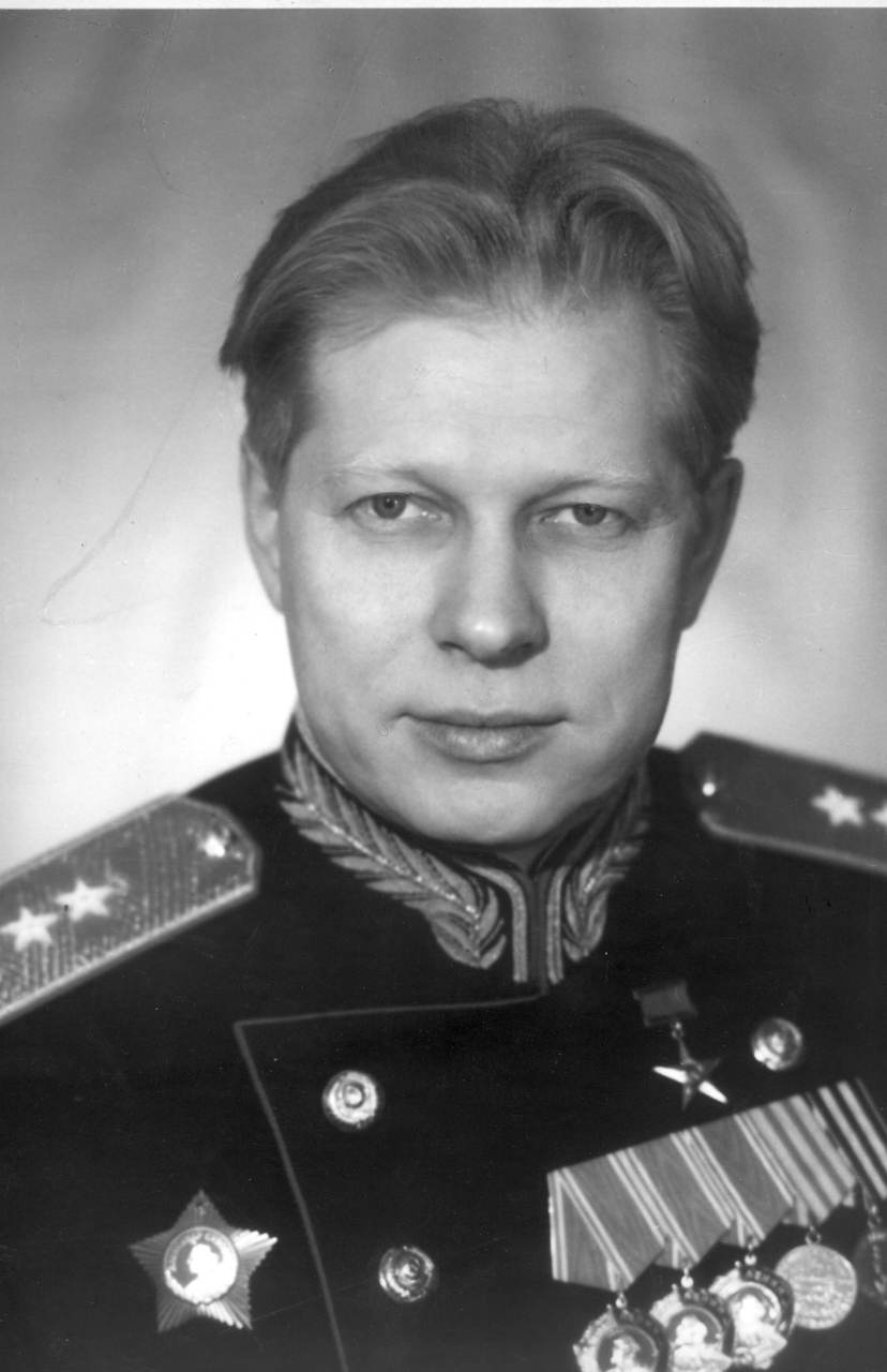 烏斯季諾夫-衛國戰爭期間最年輕的人民委員