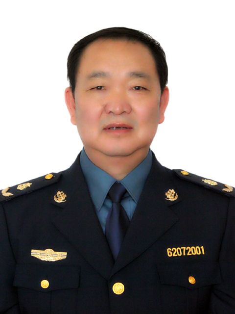 屈新平(甘肅省張掖市交通運輸局一級調研員) 屈新平(甘肅省張掖市交通運輸局一級調研員)