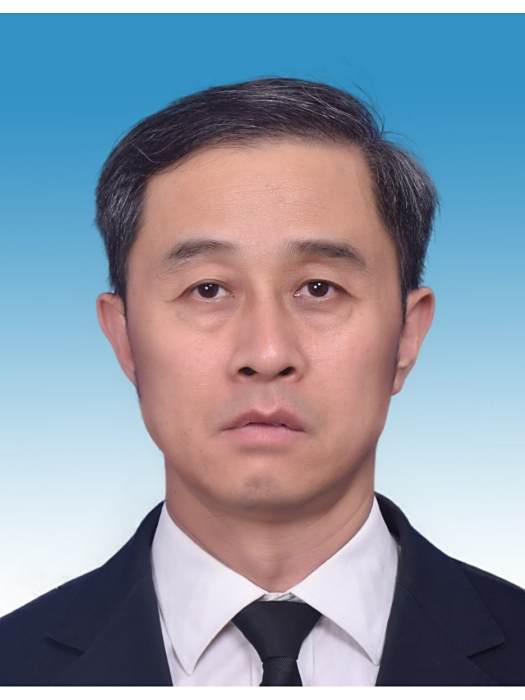 安龍(山東省東平縣公安局黨委委員、副局長、一級警長) 安龍(山東省東平縣公安局黨委委員、副局長、一級警長)