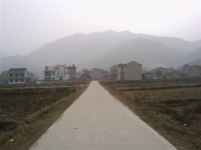 董勝村 董勝村