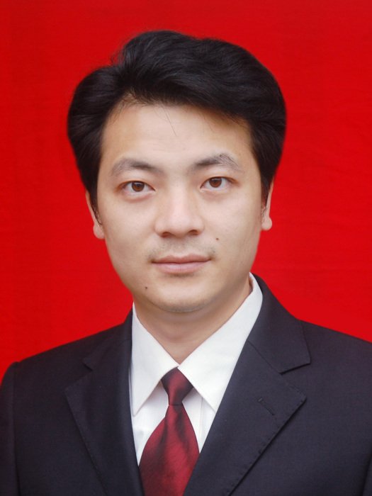 顏東(重慶市大足區龍水鎮黨委副書記、鎮長,大足工業園區黨工委委員) 顏東(重慶市大足區龍水鎮黨委副書記、鎮長,大足工業園區黨工委委員)
