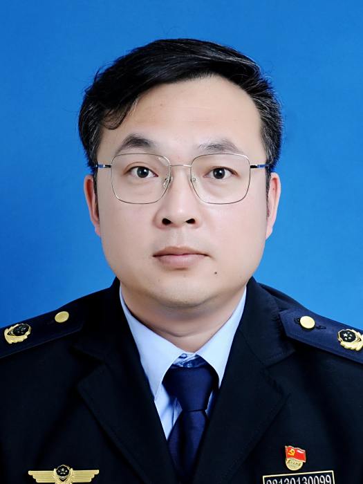 季鑫(黑龍江省大興安嶺地區加格達奇區市場監督管理局副局長) 季鑫(黑龍江省大興安嶺地區加格達奇區市場監督管理局副局長)