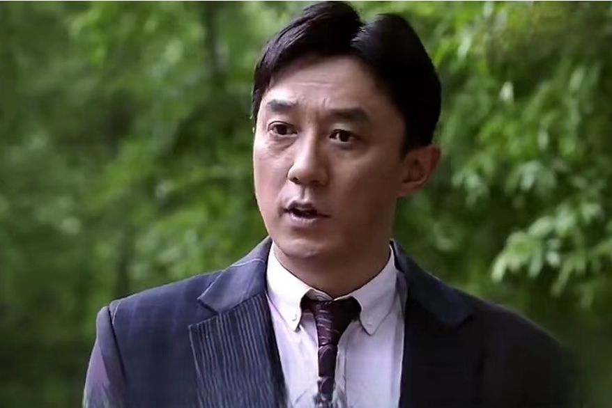 羅雲山(《映山紅》中王新飾演的革命幹部) 羅雲山(《映山紅》中王新飾演的革命幹部)