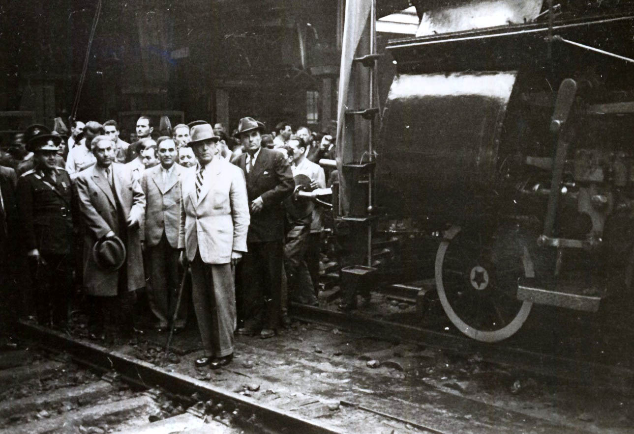 康斯坦丁內斯庫-雅西和喬治烏-德治、格羅查在鐵路工廠