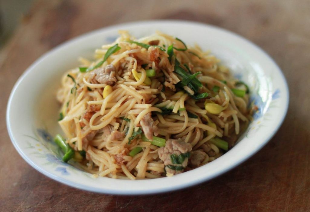 韭菜肉絲炒麵 韭菜肉絲炒麵