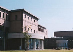 鈴鹿國際大學