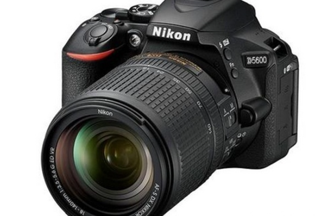 尼康D5600套機(18-140mm) 尼康D5600套機(18-140mm)