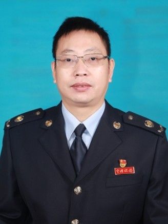 呂松(國家稅務總局贛州市稅務局黨委委員、紀檢組組長) 呂松(國家稅務總局贛州市稅務局黨委委員、紀檢組組長)