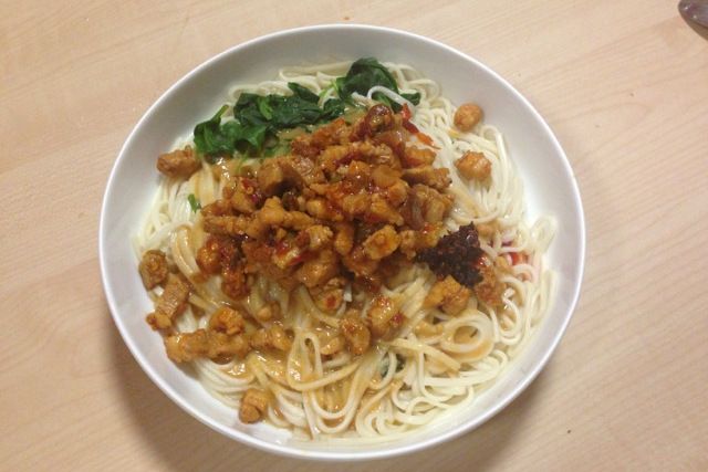 肉丁涼麵 肉丁涼麵