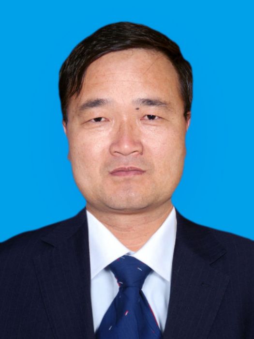 孫鑫(王益區教科體局黨委委員、副局長) 孫鑫(王益區教科體局黨委委員、副局長)