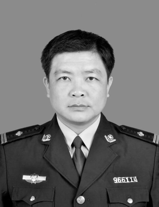 黃健(廣西防城港市公安局交警支隊港口大隊民警) 黃健(廣西防城港市公安局交警支隊港口大隊民警)