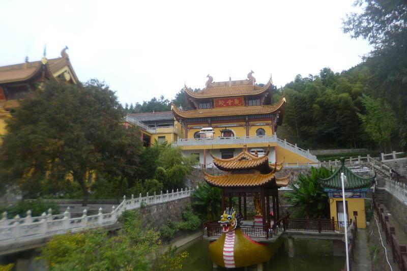 盧梨崇教寺 盧梨崇教寺