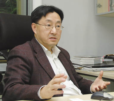 王驍在環球金融中心建築招標會上發表講話