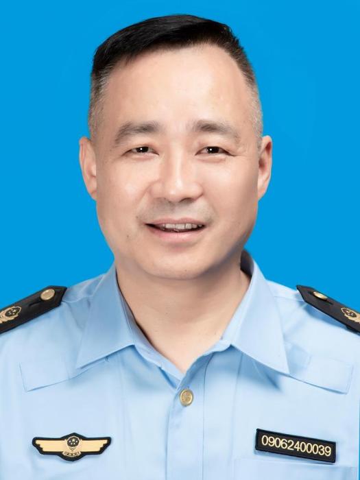 汪永華(湖南省常德市石門縣市場監督管理局黨組副書記、副局長) 汪永華(湖南省常德市石門縣市場監督管理局黨組副書記、副局長)