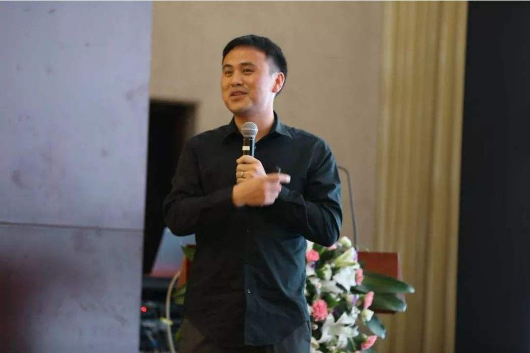 操宜新 操宜新