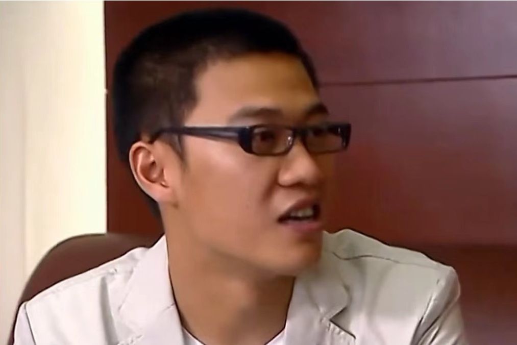徐家駿(家庭倫理劇《給我一個愛的理由》中的角色) 徐家駿(家庭倫理劇《給我一個愛的理由》中的角色)