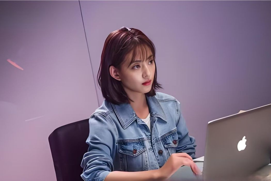秦心怡(電視劇《謊言真探》中的女性測謊師角色。) 秦心怡(電視劇《謊言真探》中的女性測謊師角色。)