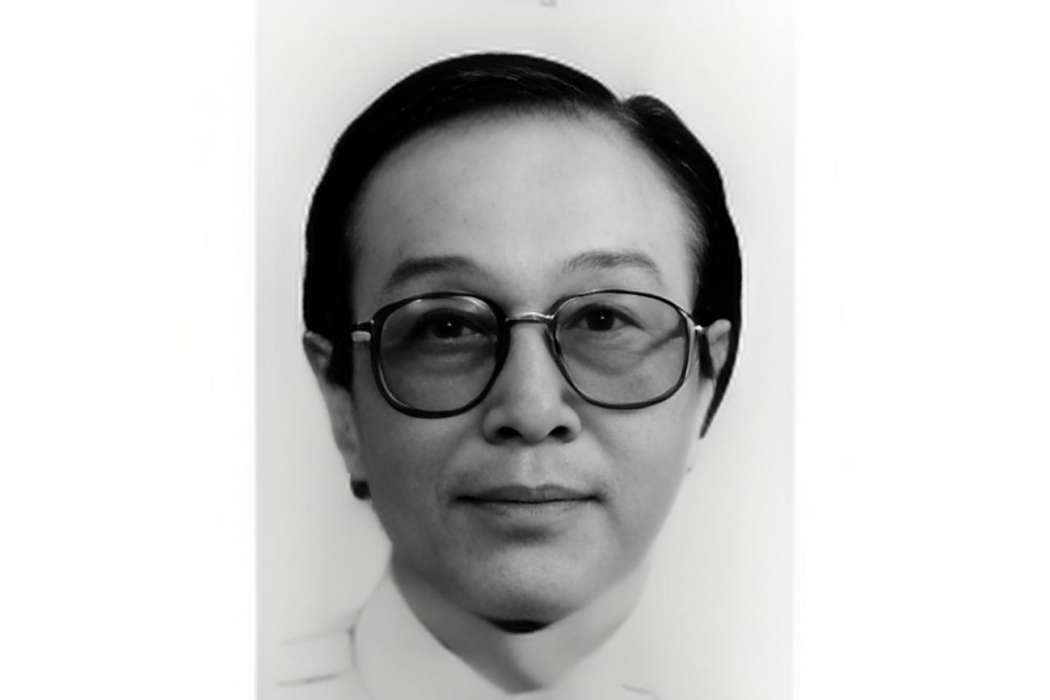 李士伋 李士伋