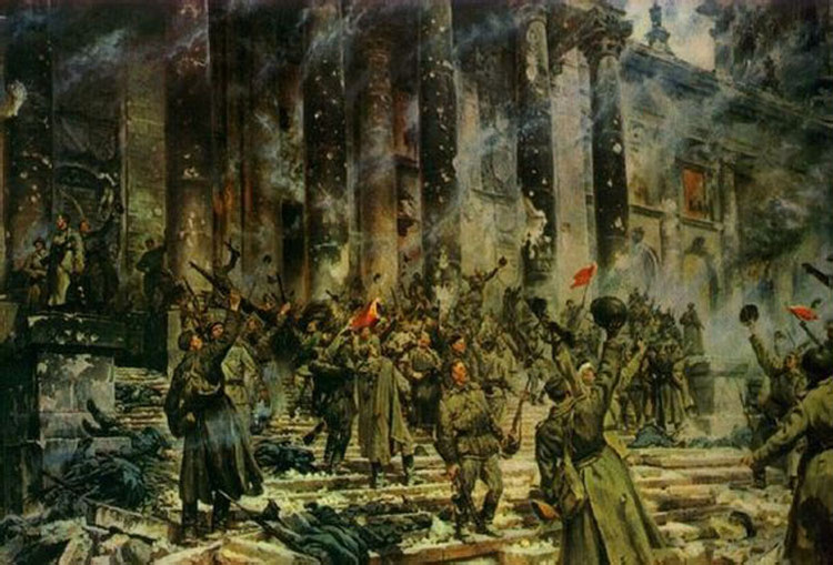 蘇聯紅軍在德國國會大廈前歡呼勝利