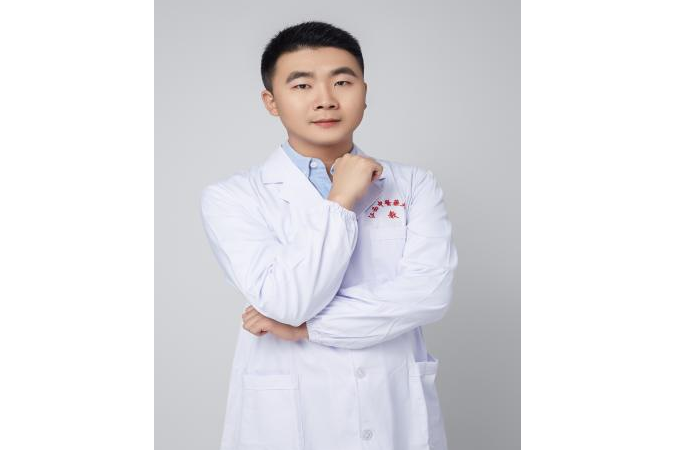 丁明(江西中醫藥大學岐黃國醫書院教學科研辦公室副主任) 丁明(江西中醫藥大學岐黃國醫書院教學科研辦公室副主任)
