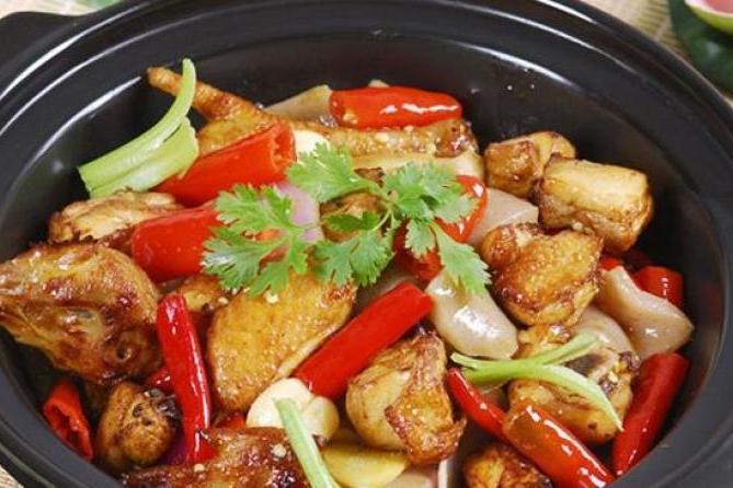 巴爺雞煲 巴爺雞煲