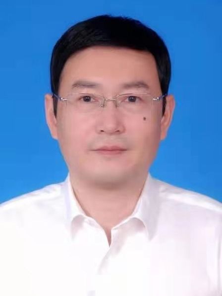 胡越(浙江省樂清市經濟和信息化局黨委委員、副局長,二級主任科員) 胡越(浙江省樂清市經濟和信息化局黨委委員、副局長,二級主任科員)