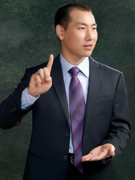 王冠群 王冠群