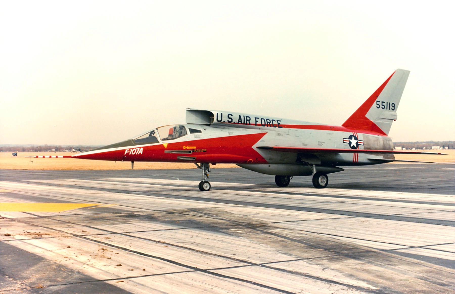 F-107戰鬥機
