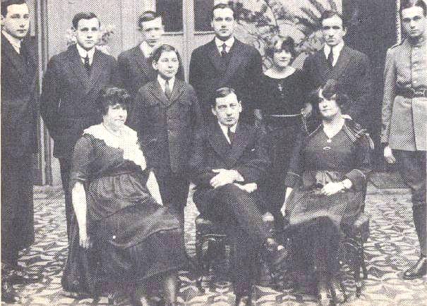 亞歷山德里家族成員合影（1920年）