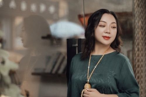 王珊(貴州大學音樂學院副教授,碩士生導師) 王珊(貴州大學音樂學院副教授,碩士生導師)