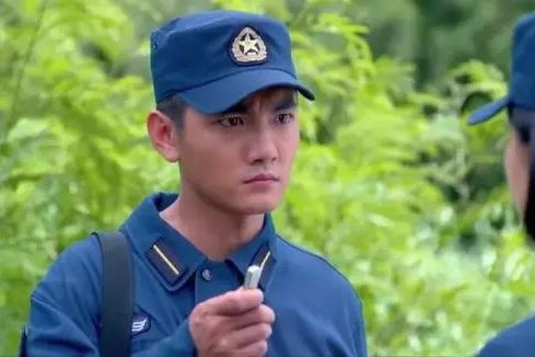丁一(軍旅勵志劇《天生要完美》中的角色) 丁一(軍旅勵志劇《天生要完美》中的角色)