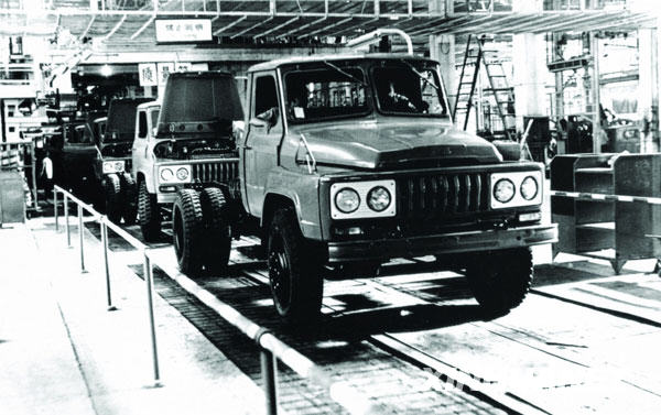 1978年7月，東風5噸載重汽車投產。
