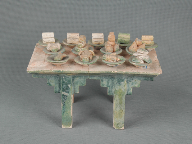綠釉供桌