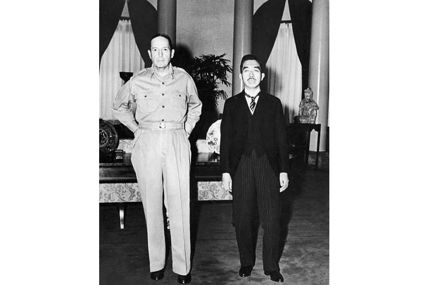 日本天皇(吉爾伯特與薩利文創作的輕歌劇) 日本天皇(吉爾伯特與薩利文創作的輕歌劇)