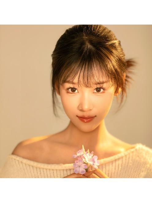 岳桐(中國內地女演員) 岳桐(中國內地女演員)