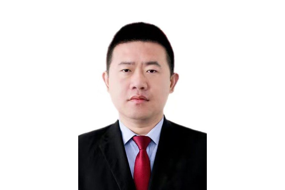 楊明仁(山西桐封技工學校校長) 楊明仁(山西桐封技工學校校長)