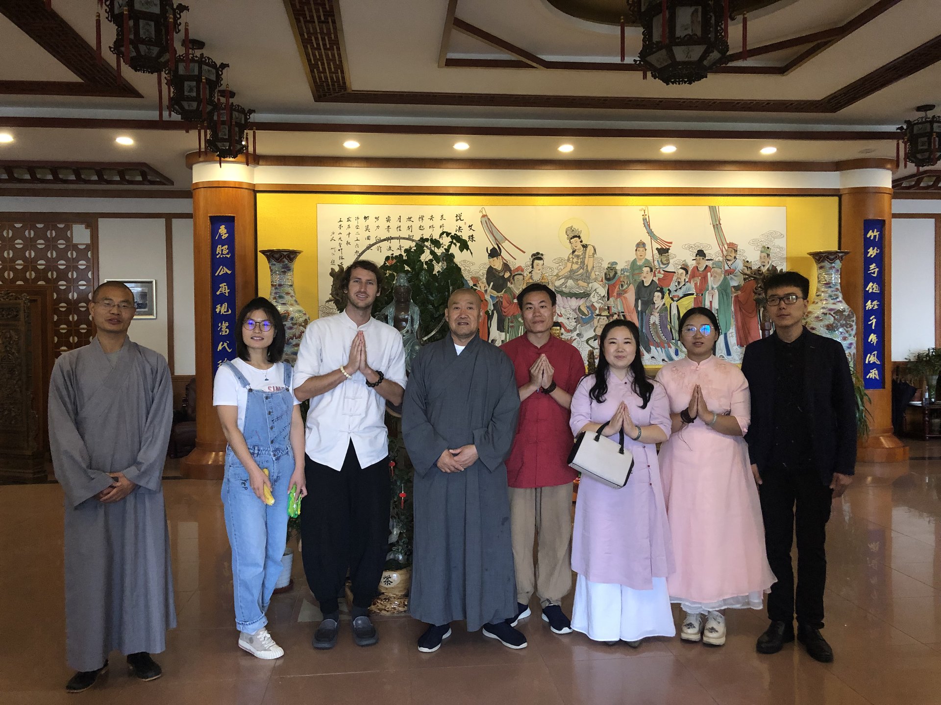 指導老師劉仲強與中國佛教協會副會長妙江法師（左四）