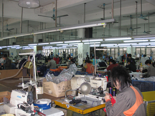 拿貨批發網設在東莞虎門的製衣廠