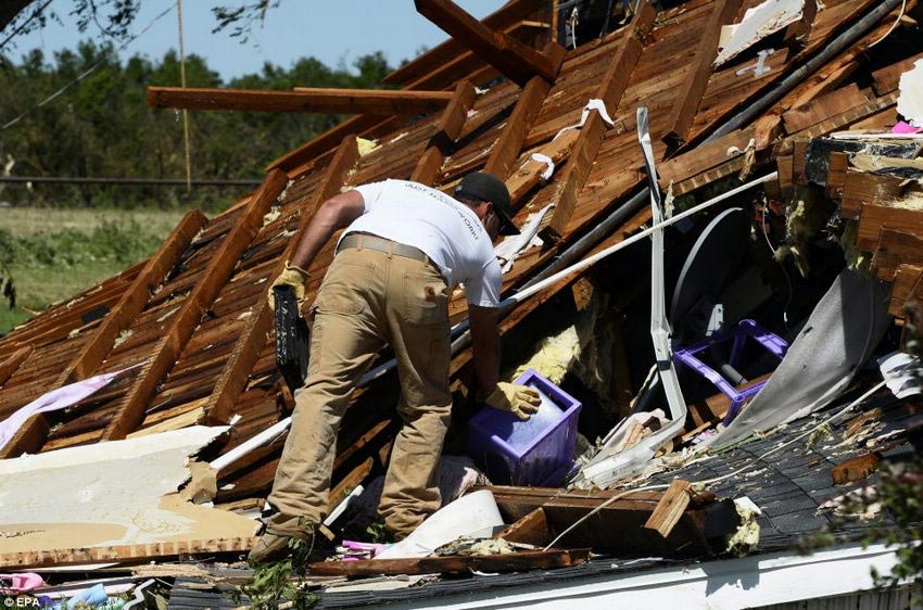 俄克拉荷馬州再遇龍捲風12人死亡