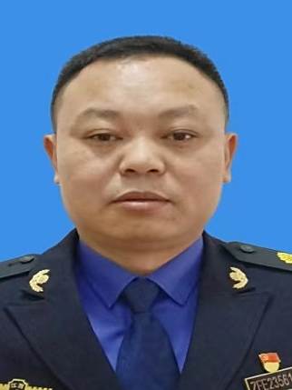 鄭先鋒(江西省上饒市玉山縣城管局八級職員)