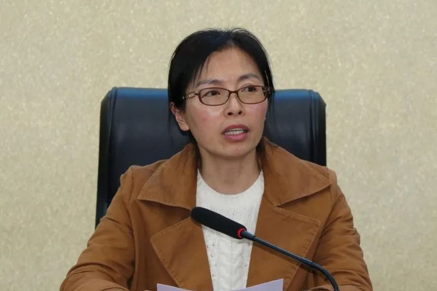 李潤蘭(雲南省麗江市衛生健康委員會黨組成員、市計生協會常務副會長) 李潤蘭(雲南省麗江市衛生健康委員會黨組成員、市計生協會常務副會長)
