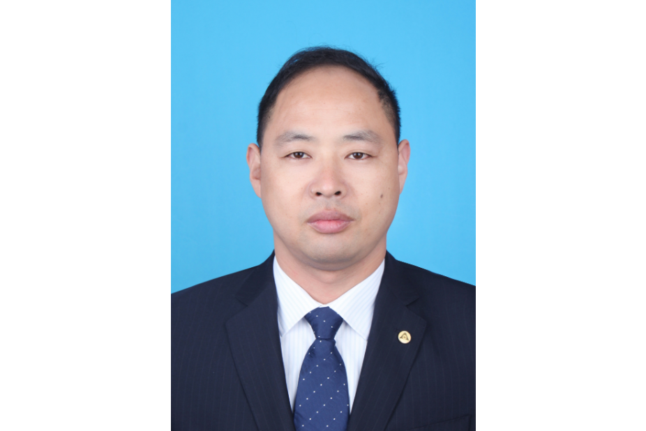 張保峰(中國農業發展銀行信陽市分行副行長) 張保峰(中國農業發展銀行信陽市分行副行長)
