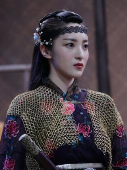 白菊花(《開封奇談》中由王雯雯飾演的角色) 白菊花(《開封奇談》中由王雯雯飾演的角色)