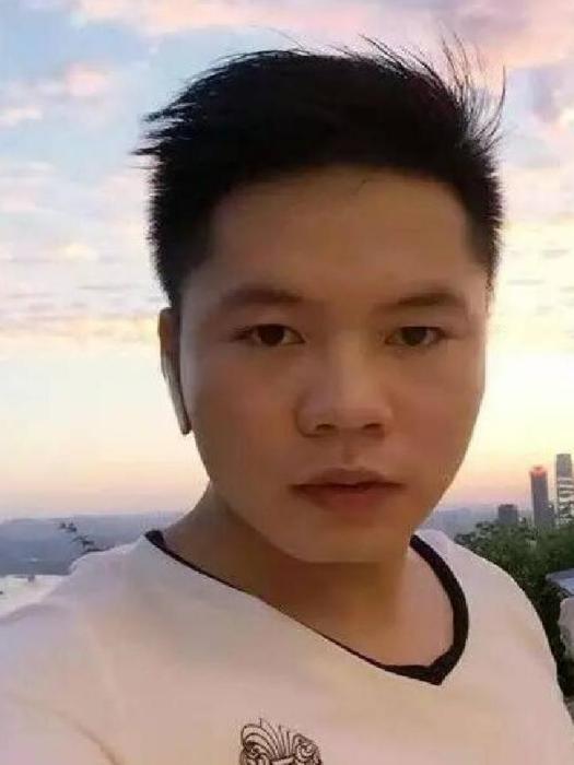王加勇(貴州救人男孩) 王加勇(貴州救人男孩)