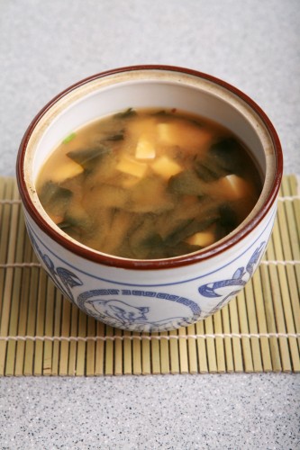 豆腐裙帶菜味噌湯