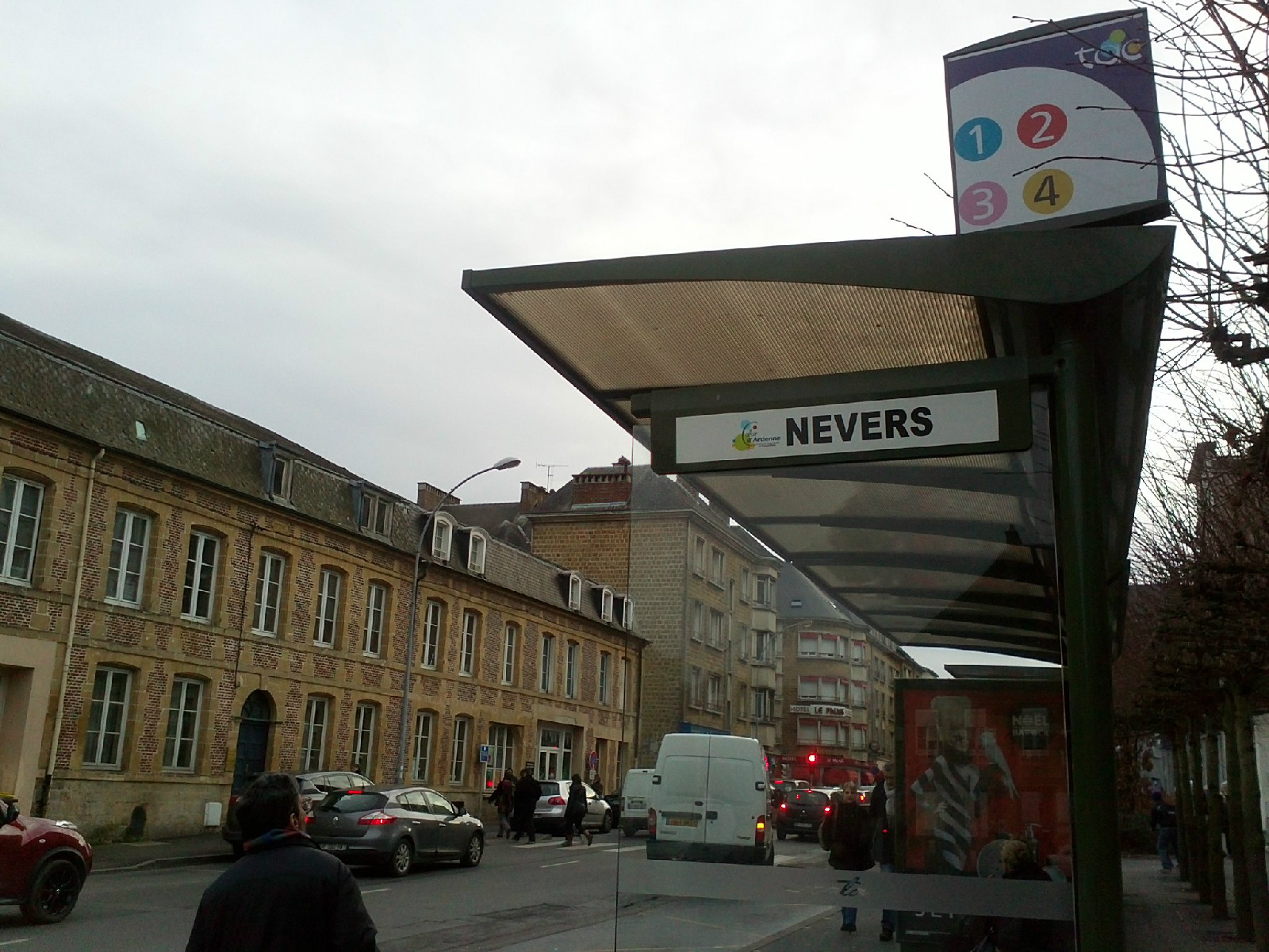 沙梅公交換乘總站——訥韋爾（Nevers）