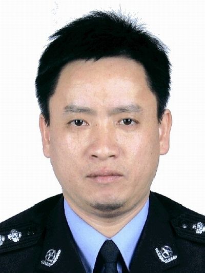 李光輝(湖北省通城縣公安局副局長、二級警長) 李光輝(湖北省通城縣公安局副局長、二級警長)
