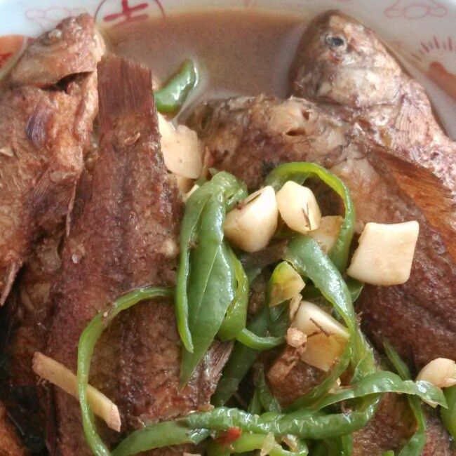 小炒鯽魚 小炒鯽魚