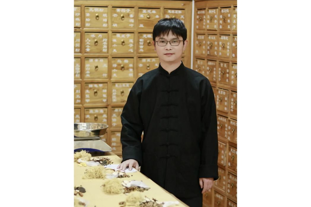 顏隆(中國中醫科學院博士，南縣南洲頤真堂中醫診所醫師)